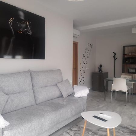 Alojamiento Seda Alcalá de Guadaira Εξωτερικό φωτογραφία